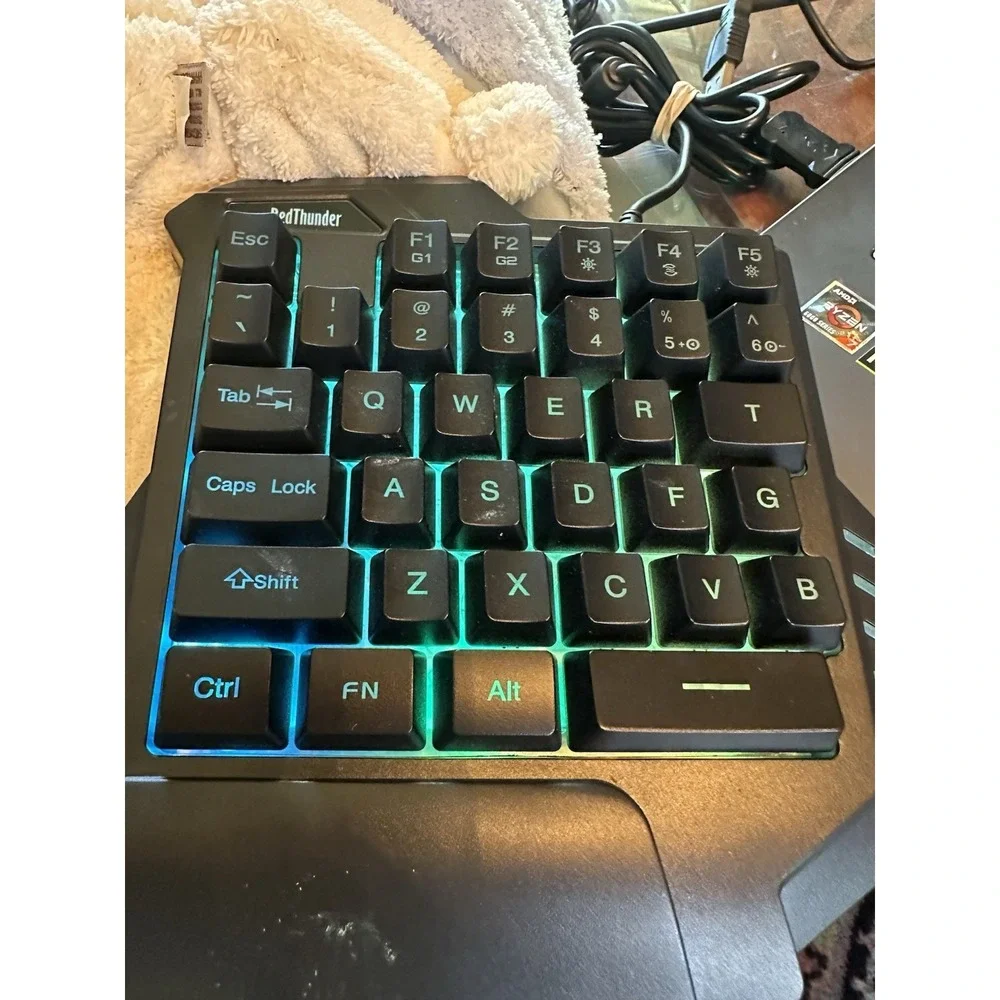 One Handed Gaming Keyboard RGB Backlit 35 Keys Portable Mini Keypad Tested good